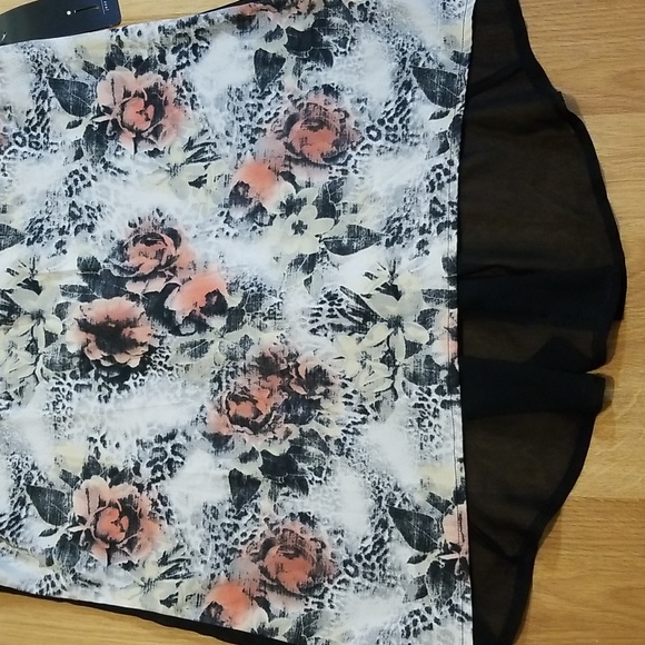 Jess floral print blouse medium NWT - Picture 3 of 10